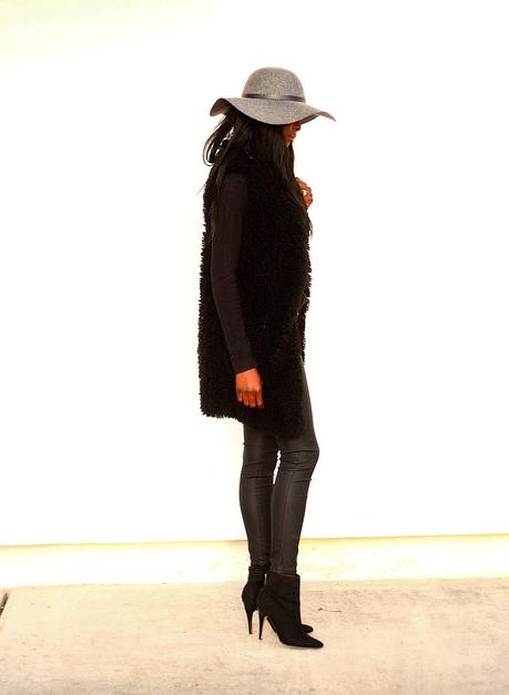 blog-mode-tenue-all-black-gilet-fourrure-zara-capeline-hm-legging-cuir-look-boheme