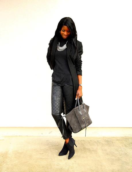 tenue-all-black-boots-isabel-marant-celine-phantom-bag-manteau-long-collier-plastron