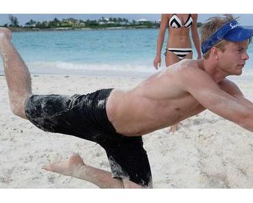SEXY : Graham Rogers in Billabong board shorts