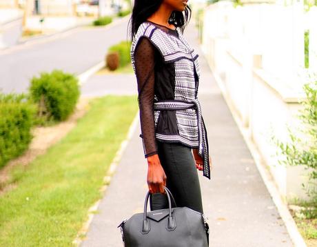 gilet-boheme-broderies-sac-givenchy-antigona-blog-mode