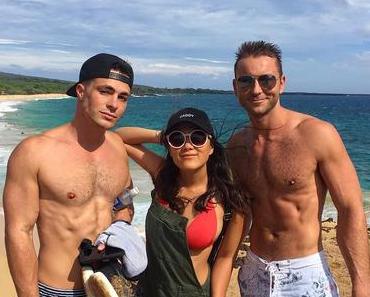 SEXY : Colton Haynes shirtless in Hawaii