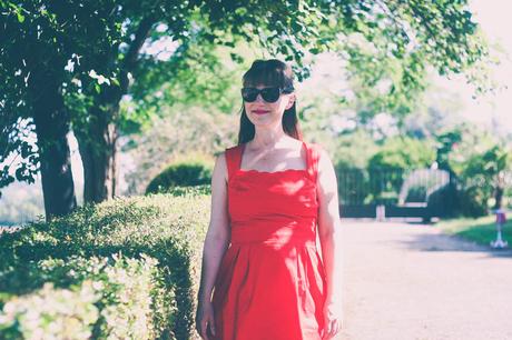 robe-rouge-glamour-grain-de-malice-fashion-blog-femme-stan-smith-rouge