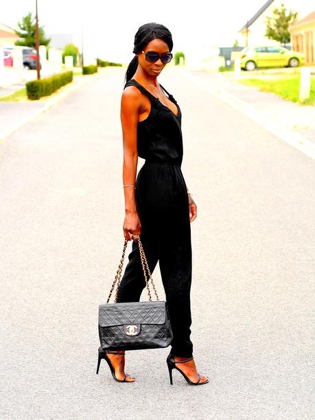 summer-chic-outfit-jumpsuit-chanel-bag