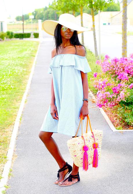 summer-style-off-shoulder-denim-dress-asos-hat-epaules-denudees-sandales-pompoms