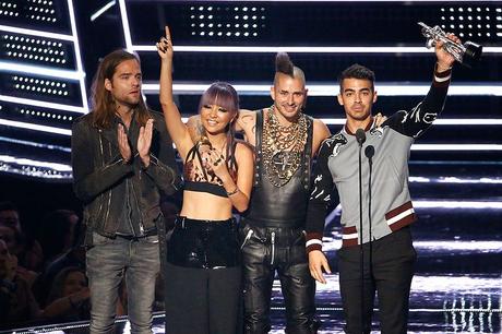 dnce-2016-mtv-video-music-awards-show