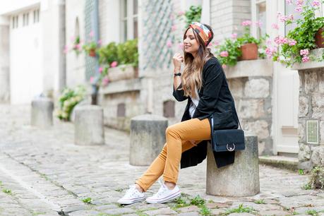 how to wear mustard yellow jean pant