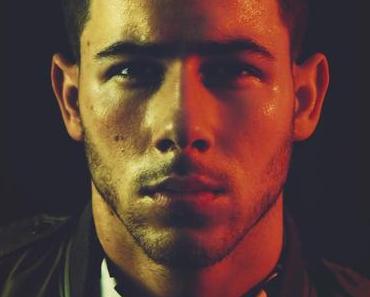 PHOTOS : Nick Jonas in Wonderland