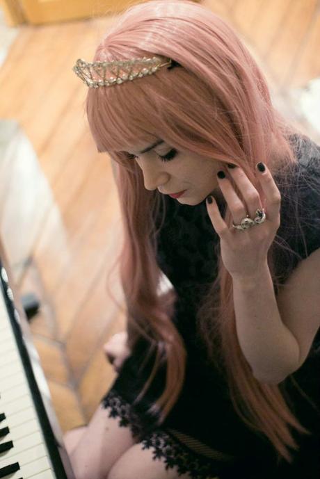 pink-hair-and-crown