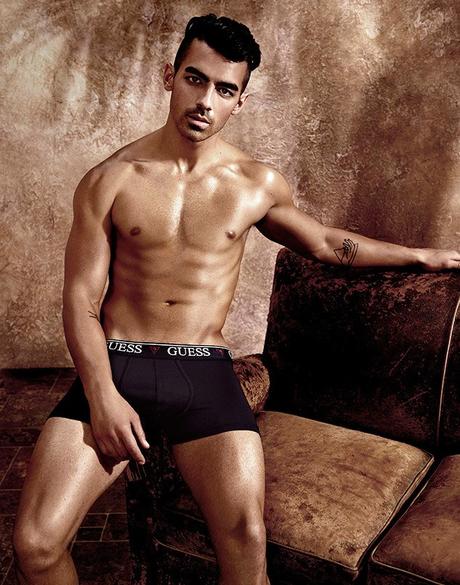 SEXY : GUESS who is Joe Jonas