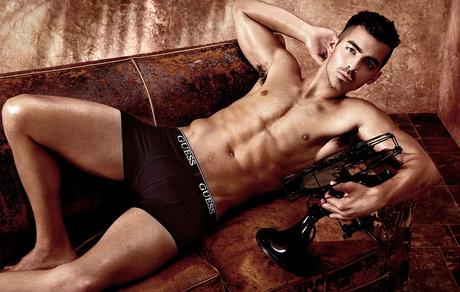 SEXY : GUESS who is Joe Jonas