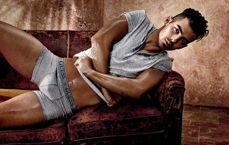 SEXY : GUESS who is Joe Jonas