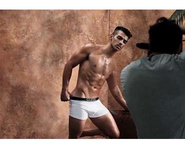 GUESS CAMPAIGN : and now the video with the hot Joe Jonas