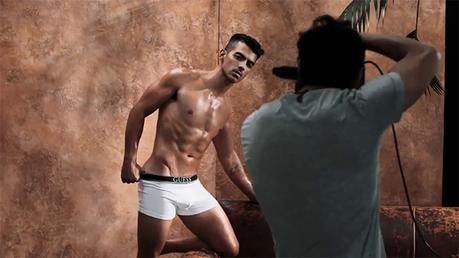 GUESS CAMPAIGN : and now the video with the hot Joe Jonas