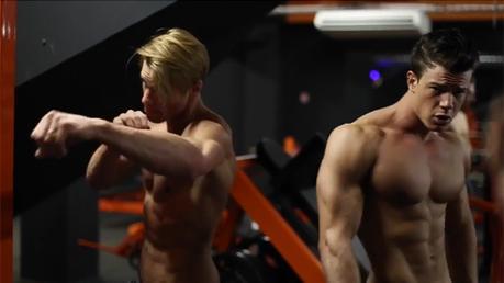 SEXY : Giovanni Bonamy et ses potes s’exercent