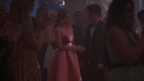 RIVERDALE : pink ball dress for Betty in s1ep01
