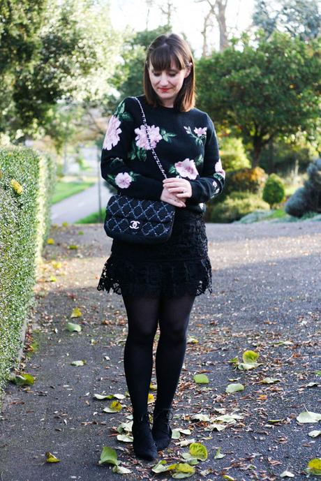 blog-mode-pull-sezane-sony-pull-fleurs-sac-chanel-self-portrait