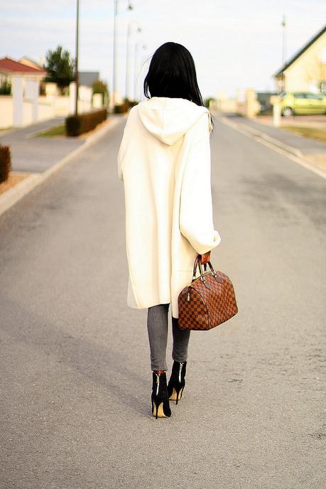 manteau-blanc-zara-manches-cloche-sac-louis-vuitton-speedy