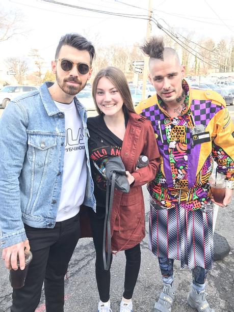 STYLE : Joe Jonas wearing a Gosha Rubchinskiy sweatshirt