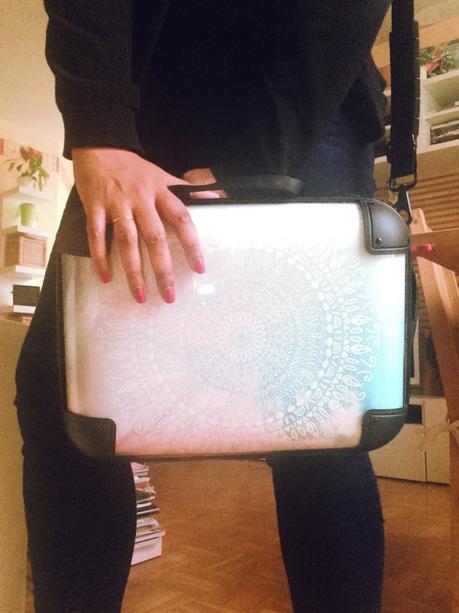 [CHRONIQUE] Je me prépare pour le télé-travail et j’adopte la sacoche ordinateur portable Coque Unique