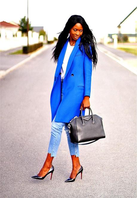 look-working-girl-chic-escarpins-louboutin-sac-givenchy-manteau-trois-quart