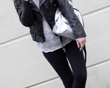 LACE-UP