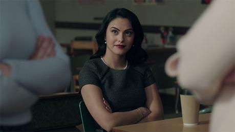 RIVERDALE : Veronica Lodge in a checkered flutter dress in S1ep08