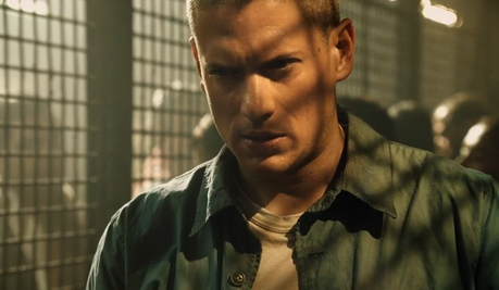 PRISON BREAK : Michael Scofield in Save Khaki shirt in s5ep1