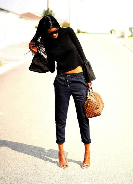 fashion-blogger-rocking-bell-sleeves-trend