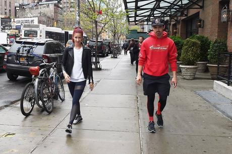 STYLE : Joe Jonas and his Overthrow red hoodie