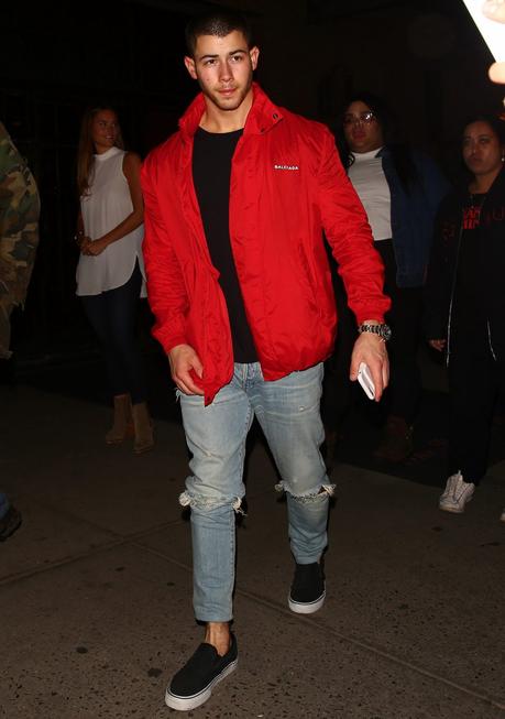 STYLE : Nick Jonas in Balenciaga