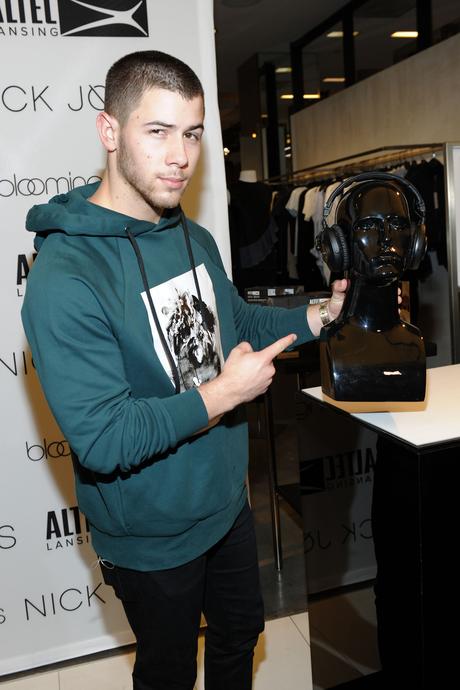 STYLE : Nick Jonas with a Public School hoodie