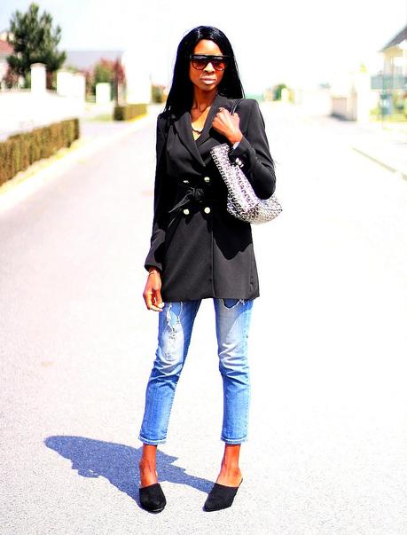 idee-de-look-casual-chic-avec-des-mules-cabas-goyard-blazer-long