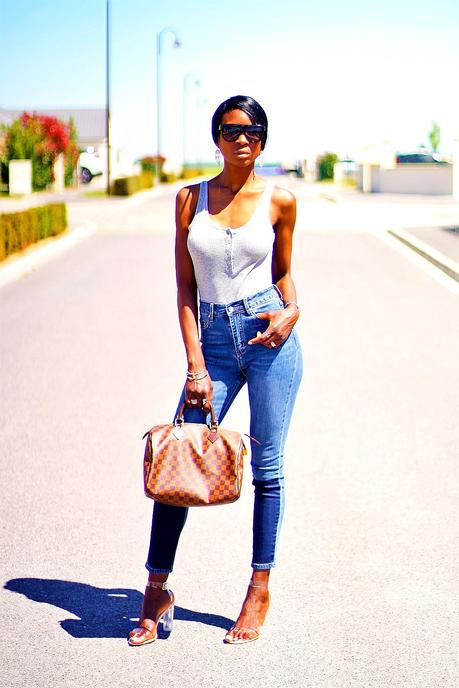 mom-jeans-body-tenue-inspiration-look-d-ete