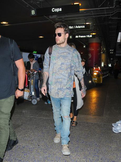 STYLE : Liam Payne with a camo sweatshirt