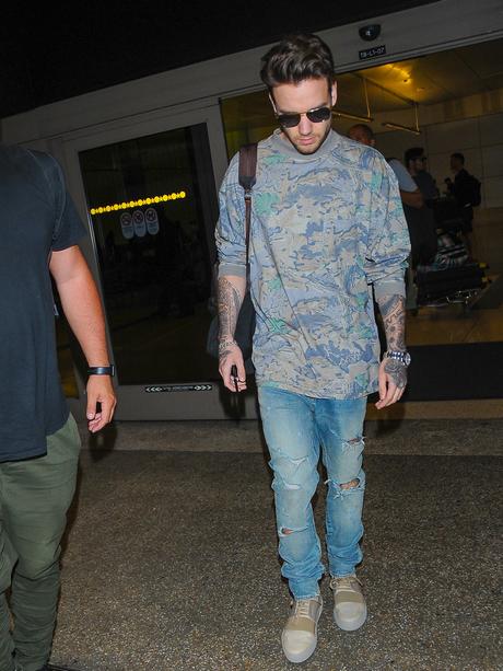 STYLE : Liam Payne with a camo sweatshirt