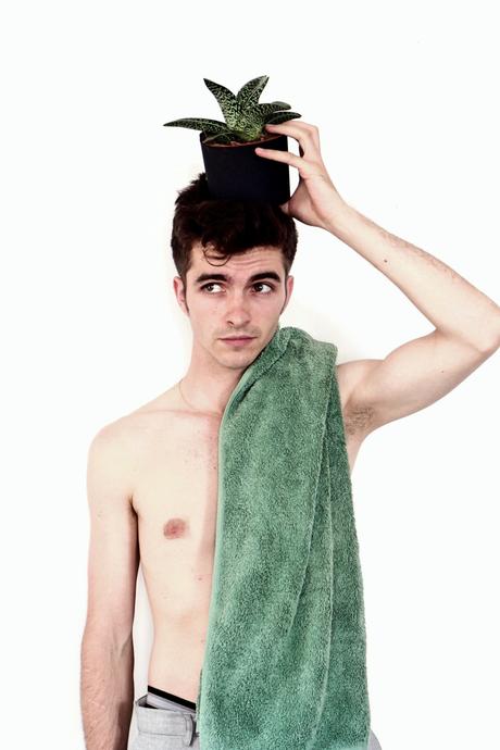 plante masculine grasse aloe vera mec torse nu boy french botanic blog vertus detox cocktail aloe vera ma plante mon bonheur