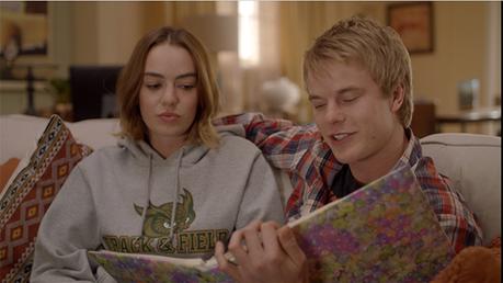 ATYPICAL : Casey with a OWLS Track & Field hoodie in ep. 3