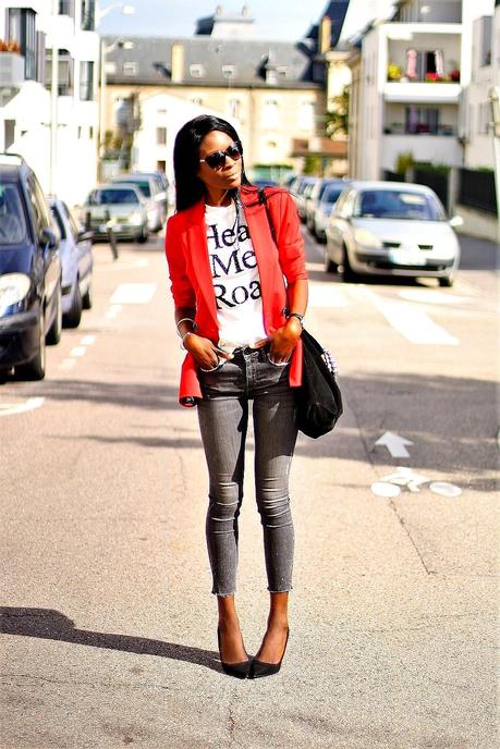 blazer-rouge-t-shirt-jeans-escarpins-working-girl