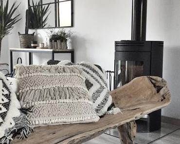 LIVING ROOM - HOUSE LOVE