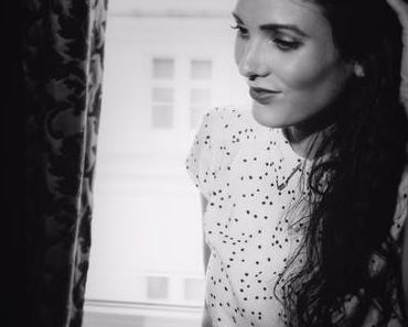 hotel room : top polka dots