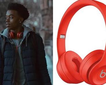 GRAND ARMY : Jay’s red headphones