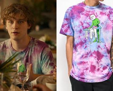 THE WHITE LOTUS : Quinn’s “laundry day” print t-shirt