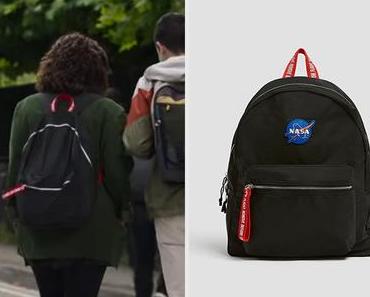 Rien qu’une fille ordinaire : le sac à dos noir d’Amia