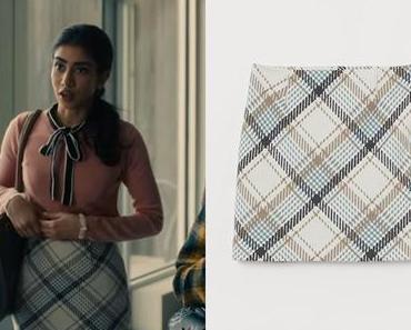 THE IMPERFECTS : Abbi’s plaid short skirt in S1E01